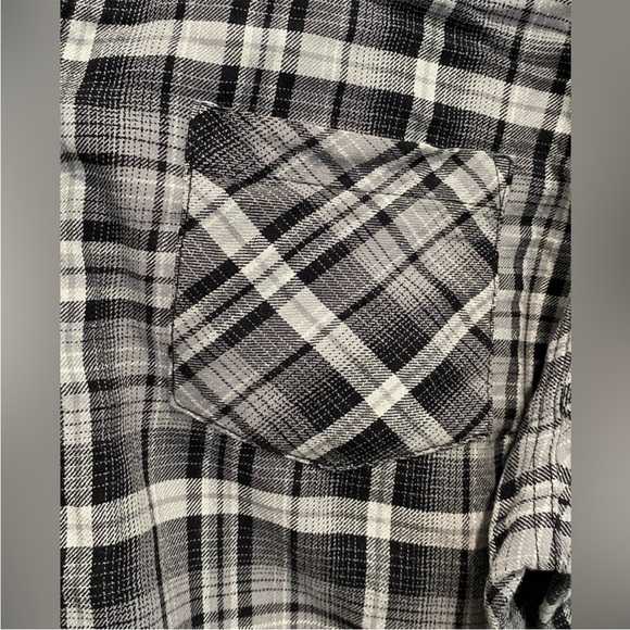 Westport Women's Button Down Shirt - Picture 4 of 11